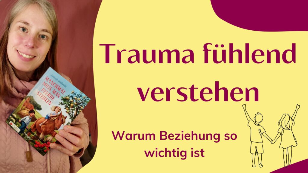 Sara hält das Buch Manchmal muss man pferde sthelen von Antonia michaleis in der Hand. Auf der anderen Seite ist die Zeichnung von zwei Kindern, die sich an der Hand halten zu sehen.
